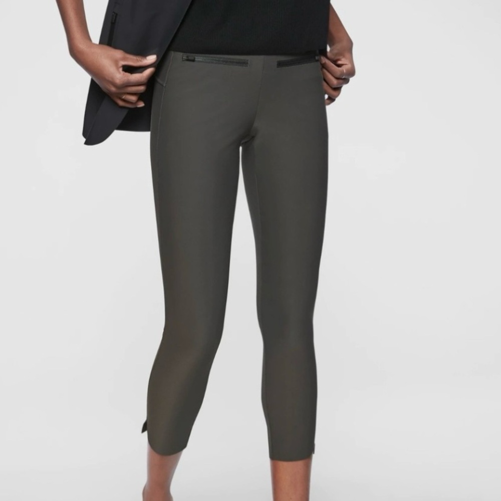 Athleta Pants Sz S Stellar Crop Gray Travel Commute Leggings Zipper Pockets READ